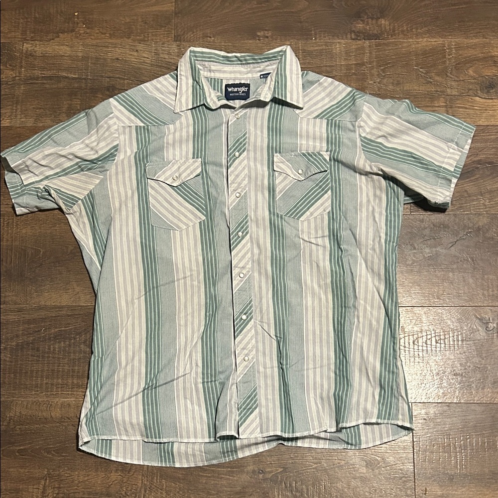 Wrangler Men's Casual Green and White Striped Shirt